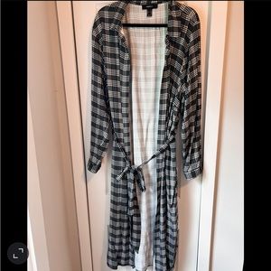 PLAID DUSTER
FOREVER 21 +
NWOT
SIZE 3X